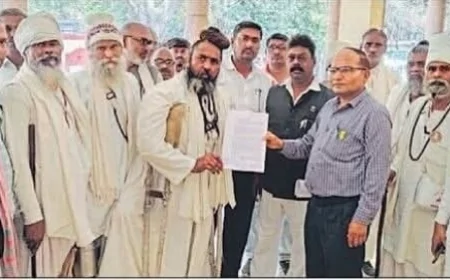 बांदा नरैनी: नौगवां कबीर आश्रम में नए महंत का विरोध