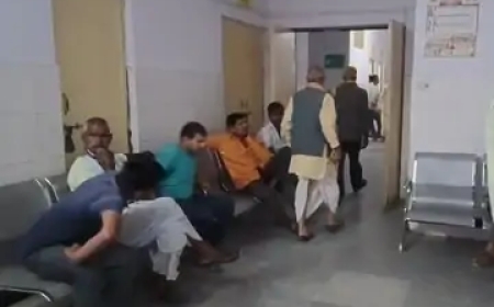 सीतापुर के रामपुर मथुरा थाना क्षेत्र में करंट लगने से एक महिला की दर्दनाक मौत हो गई।  पढ़िए पूरी खबर।