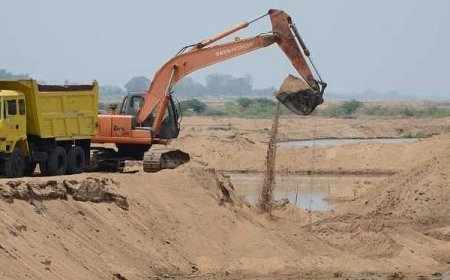 बांदा: केन नदी में अवैध खनन पर प्रशासन सख्त, 27 लोगों पर मुकदमा दर्ज