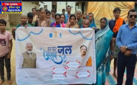 सरायपाली के ग्राम मनकी में हर घर जल योजना के तहत ग्रामीणों की जिंदगी में सकारात्मक बदलाव आया है। इस योजना ने पानी की आपूर्ति को घर-घर तक पहुंचाकर ग्रामीणों के जीवन को आसान बनाया है, जिससे स्वास्थ्य और स्वच्छता में सुधार हुआ है और उनके दैनिक कार्यों में सुविधा आई है।