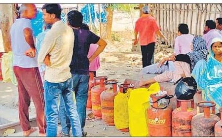 ओटीपी आई न डीएसी नंबर और गैस सिलेंडर की हो गई डिलीवरी, सभी शिकायतों की कंपनियों को सौंपी गई जांच *उपभोक्ताओं के हिस्से के सिलेंडर ब्लैक कर रहे*