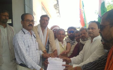 गैस सिलेंडर पेट्रोल और डीजल की कमी ओर बढ़ी कीमतें को लेकर कांग्रेस कमेटी ने सौंपा ज्ञापन: