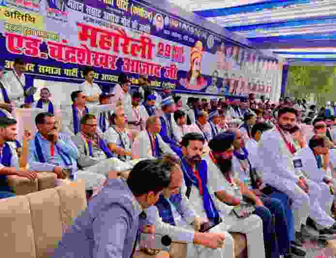 लखीमपुर खीरी में  सम्राट अशोक जयंती पर भीम आर्मी की महारैली आयोजित हुई: उमड़ी भीड़