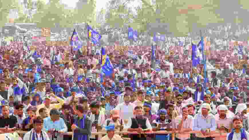 बाराबंकी में कठोर विरोध के बाद भी आयोजित हुई भीम आर्मी की मीटिंग : मान्यवर काशीराम जी की जयंती पर।