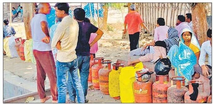 ओटीपी आई न डीएसी नंबर और गैस सिलेंडर की हो गई डिलीवरी, सभी शिकायतों की कंपनियों को सौंपी गई जांच *उपभोक्ताओं के हिस्से के सिलेंडर ब्लैक कर रहे*