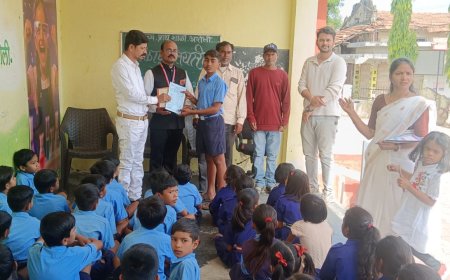 आज, 1 मई, 2026 को, महाराष्ट्र दिवस और श्रमिक दिवस को अरोली स्थित जिला परिषद उच्च प्राथमिक विद्यालय में ध्वजारोहण के साथ मनाया गया। जिला मीडिया प्रभारी सुनील हजारे जी के द्वारा।