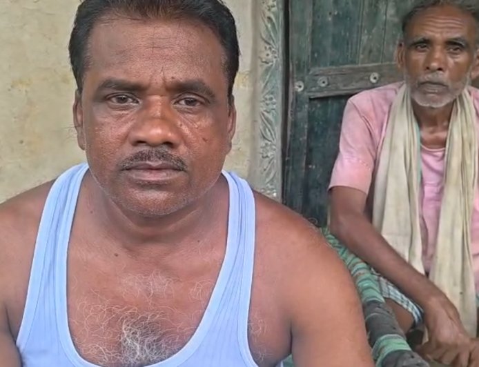 भाजपा सरकार में दलित किसान की फसल उजाड़कर खेत में जबरन चक मार्ग बनाए जाने का आरोप, न्याय के लिए भटक रहा पीड़ित