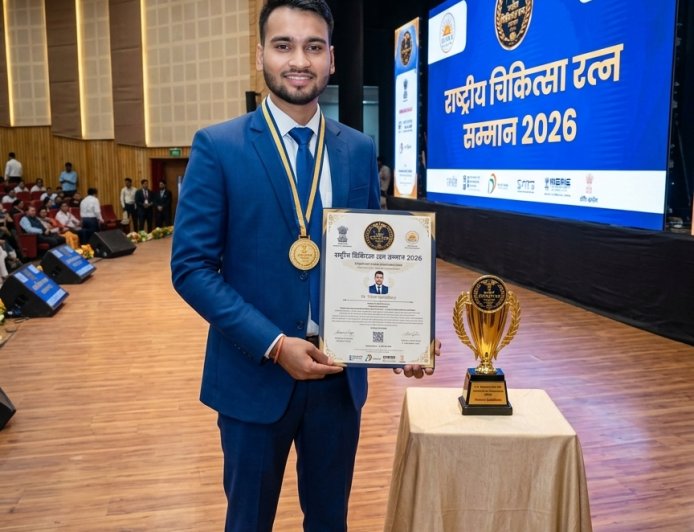 सीतापुर के डॉ विकास चौधरी जी को राष्ट्रीय चिकित्सा रत्न सम्मान से सम्मानित किया गया।